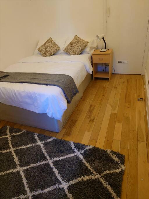Edwardian 4 Bedrooms With 4 Bathrooms Townhouse, Next To Underground, Accommodates 10 People London Kültér fotó