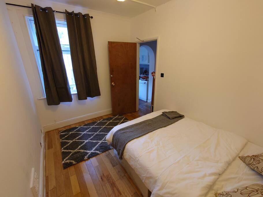 Edwardian 4 Bedrooms With 4 Bathrooms Townhouse, Next To Underground, Accommodates 10 People London Kültér fotó