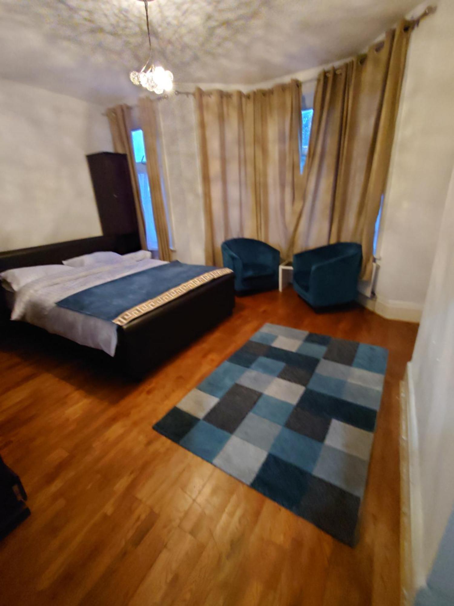 Edwardian 4 Bedrooms With 4 Bathrooms Townhouse, Next To Underground, Accommodates 10 People London Kültér fotó