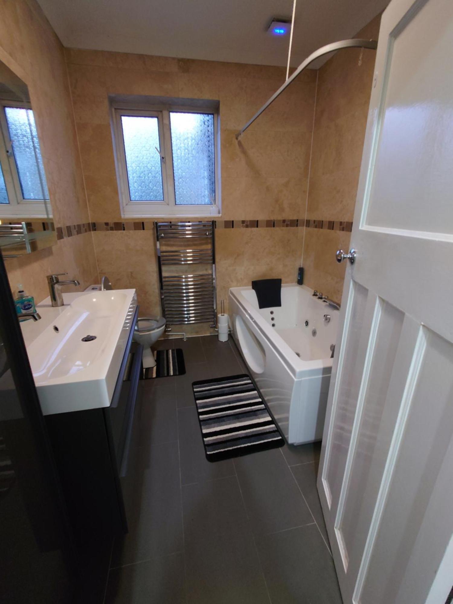 Edwardian 4 Bedrooms With 4 Bathrooms Townhouse, Next To Underground, Accommodates 10 People London Kültér fotó